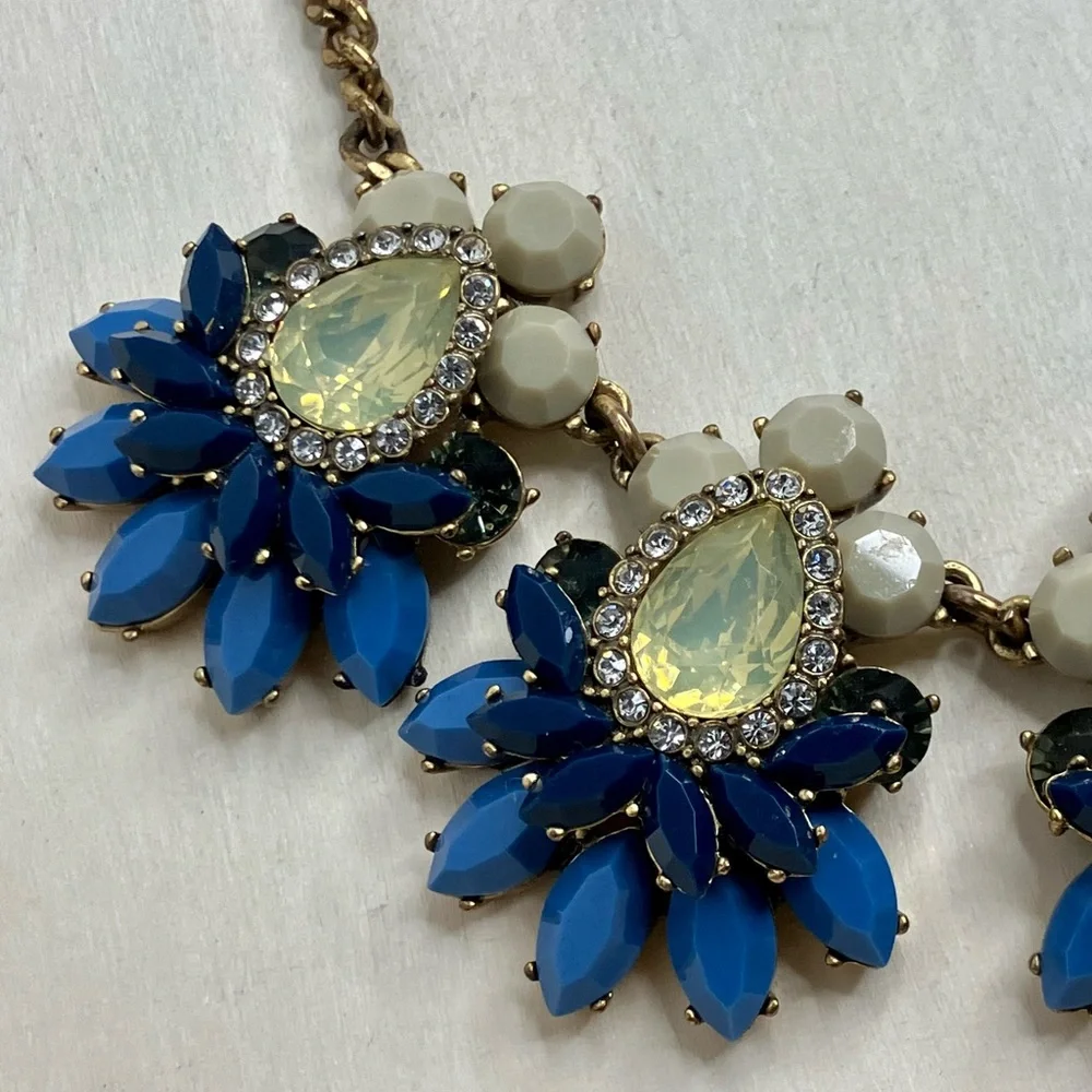 J. Crew Gemstone Cluster Statement Necklace Teardrop Crystals Blue Beige Gold ✨✨ - Picture 4 of 9